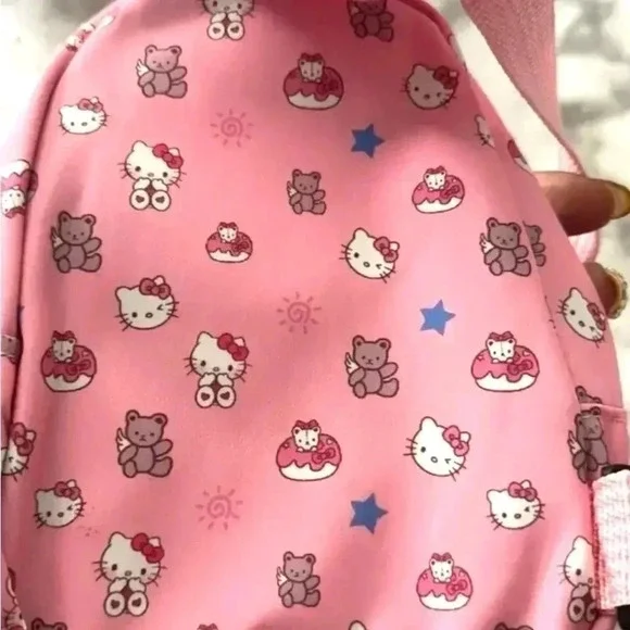 Hello Kitty Backpack - Picture 2 of 4